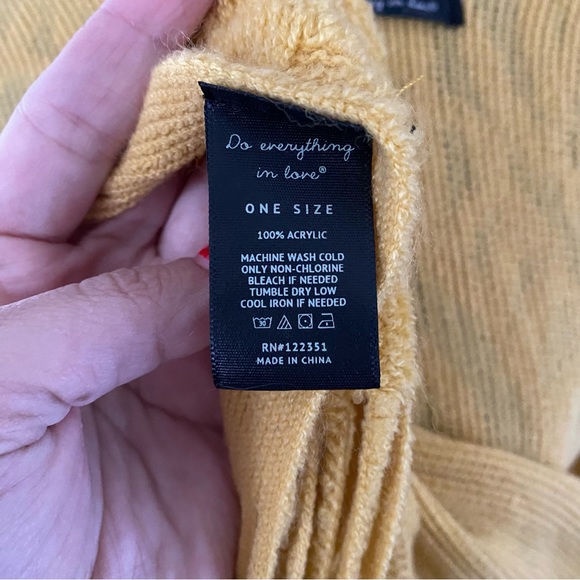 Do everything in Love Brand Open Knit Kimono with Fringe Tassels - Picture 9 of 9